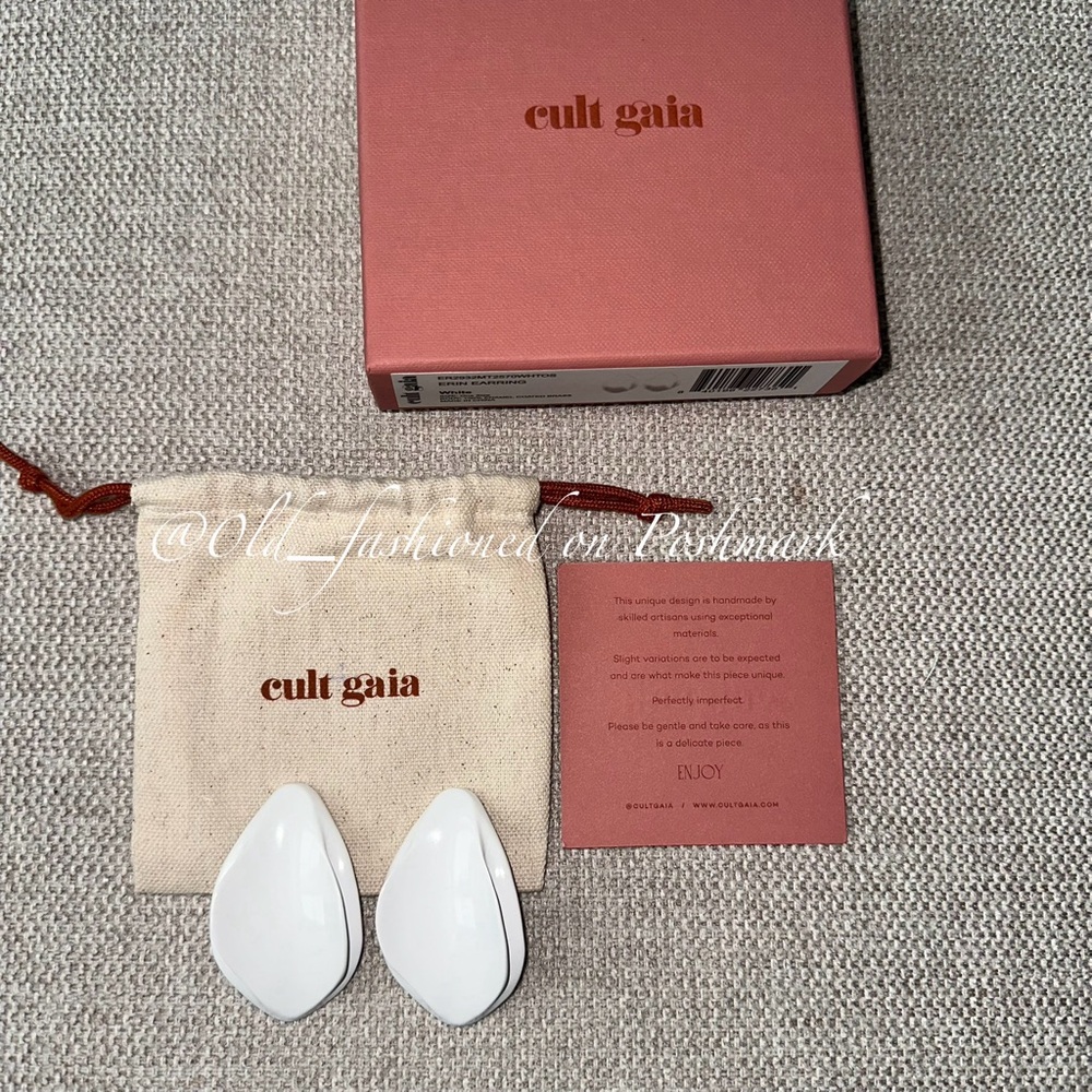 CULT GAIA Erin Clip On Earrings - Picture 4 of 10